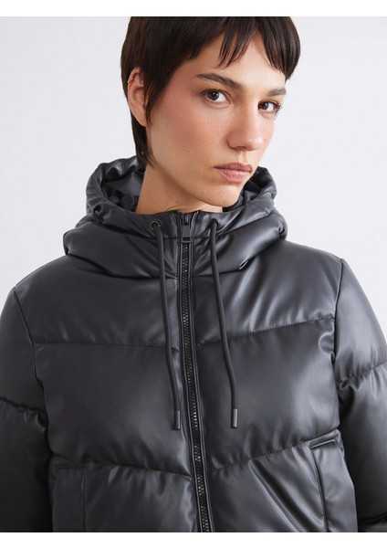 Lcw Vision Siyah Kadın Kapüşonlu Düz Şişme Mont indirimleri