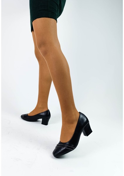 Siyah Renk Fincan Kısa Kalın Topuk Anne Topuklu Ayakkabı fiyatları