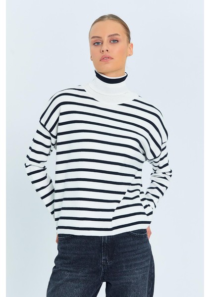 kadın çizgili balıkçı yaka triko kazak modelleri