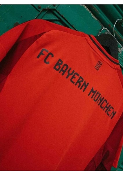 Bayern/münih 2024/25 Yeni Sezon Isimsiz Iç Saha Forması (Red Kit) modelleri