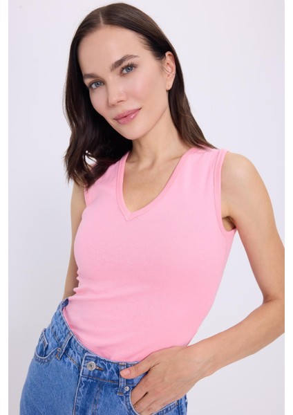 Kadın Slim Fit Dar Kesim V Yaka Sıfır Kol Pamuklu Ribanalı Pembe Bluz