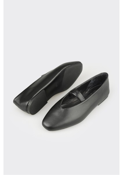 Siyah Deri Kadın Günlük Ayakkabı modelleri