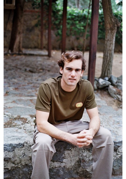 Rooted In The Wild Premium T-Shirt - Haki modelleri