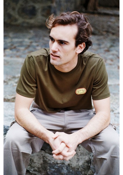 Rooted In The Wild Premium T-Shirt - Haki fırsatları