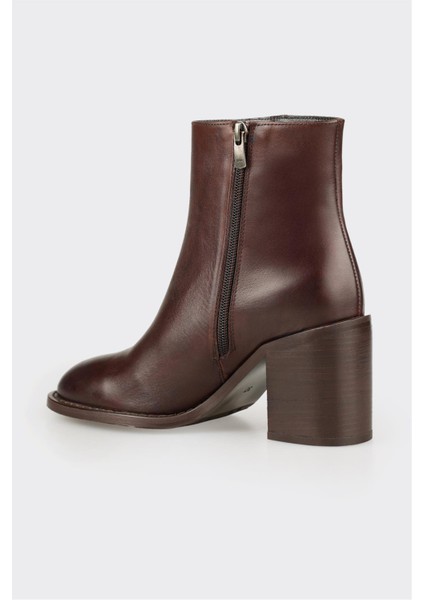 Kahve Deri Kadın Klasik Bot modelleri