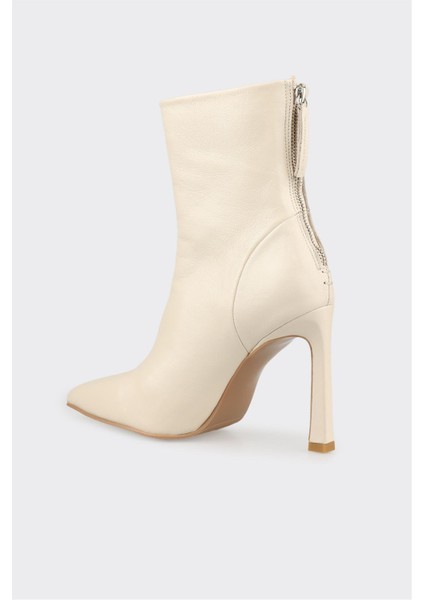 Bej Deri Kadın Klasik Bot modelleri