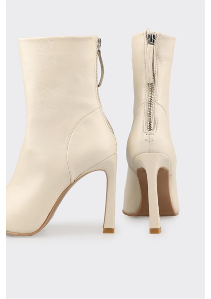 Bej Deri Kadın Klasik Bot fırsatları