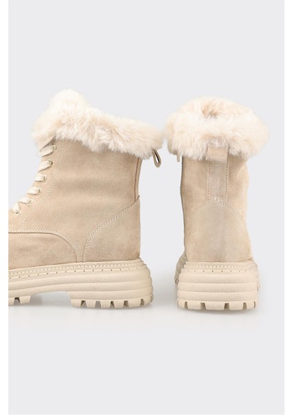 Bej Kadın Günlük Bot fırsatları