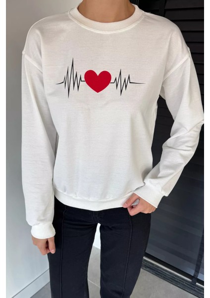 Kadın Bisiklet Yaka Kalp Ritim Baskılı Sweatshirt P-00018831 fiyatları