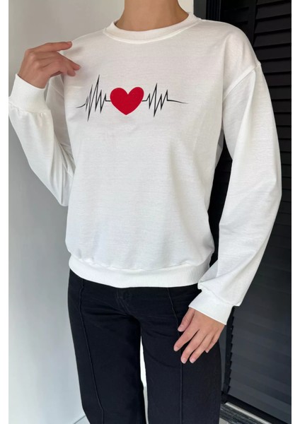 Kadın Bisiklet Yaka Kalp Ritim Baskılı Sweatshirt P-00018831 modelleri