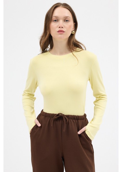 Sarı Premium/Viskoz Yumuşak Kumaşlı Parmak Geçmeli Crop Bluz 8162A fiyatları