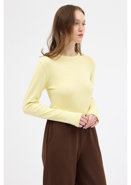 Sarı Premium/Viskoz Yumuşak Kumaşlı Parmak Geçmeli Crop Bluz 8162A modelleri