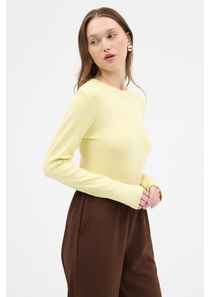 Sarı Premium/Viskoz Yumuşak Kumaşlı Parmak Geçmeli Crop Bluz 8162A