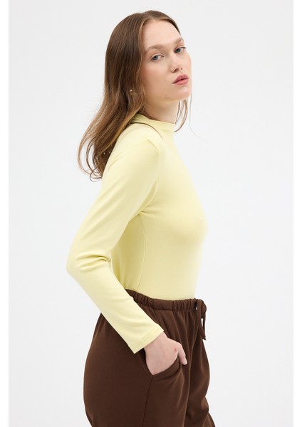 Sarı Yarım Boğaz Uzun Kollu Body 2069