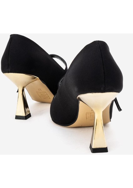 Kadın Biyeli Tokalı Topuklu Ayakkabı; Siyah Zra fırsatları