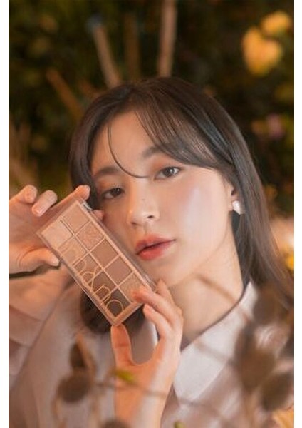 Göz Farı Paleti Mahogany Garden 10 Renk Mat ve Işıltılı Seçenekler İçerir indirimleri