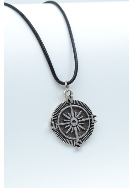 Pusula Gümüş Kaplama Deri Ip Kolye