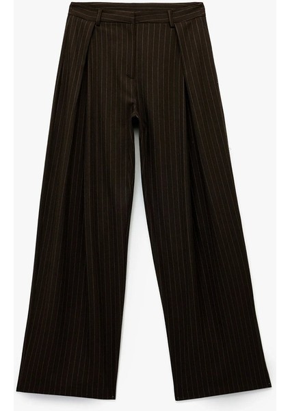 Kadın Koton x Sibil Çetinkaya - Pile Detaylı Cepli Çizgili Düz Geniş Paça Kumaş Pantolon 6WAK40171PW fırsatları