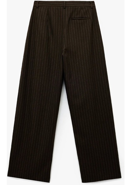 Kadın Koton x Sibil Çetinkaya - Pile Detaylı Cepli Çizgili Düz Geniş Paça Kumaş Pantolon 6WAK40171PW indirimleri