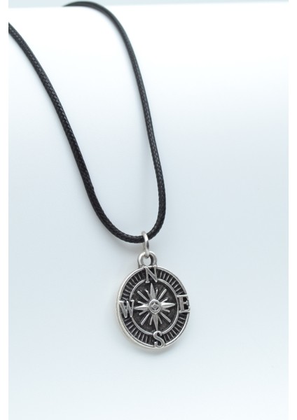 Minimal Pusula Gümüş Kaplama Deri Ip Kolye