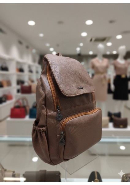 Kapaklı Sırt Çantası-Yıkama Suni Deri