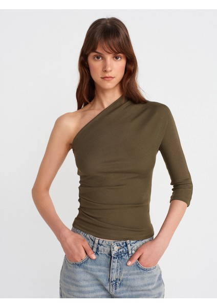 Pile Detaylı Tek Kol Bluz