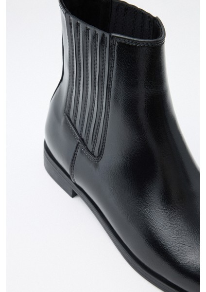 Bot 2521 - Yanları Lastikli Bilek Boy Siyah Kadın Bot