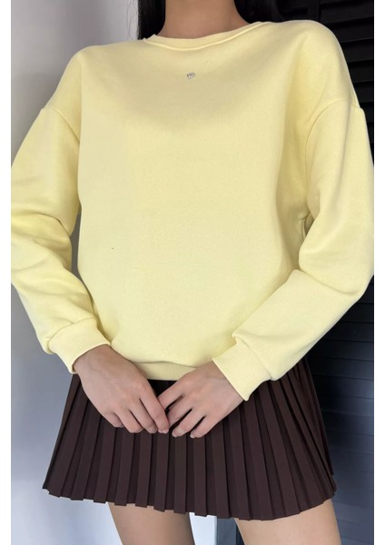 Kadın Bisiklet Yaka Şardonlu Ön Taş Işlemeli Sweatshirt P-00018610