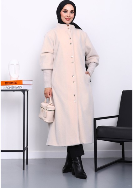 Krem Düğmeli Angora Kaban