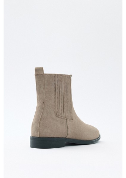 Bot 2521 - Yanları Lastikli Bilek Boy Vizon Süet Kadın Bot