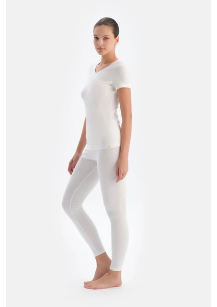 500V504 Kadın Kısa Kollu O Yaka Termal Içlik Takım-Ekru modelleri