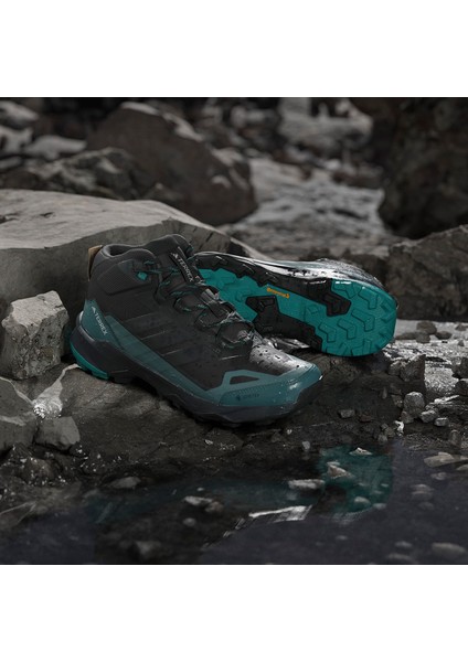 Terrex Skychaser Ax5 Mid Gore-Tex Erkek Siyah Outdoor Bot JQ2206 fırsatları
