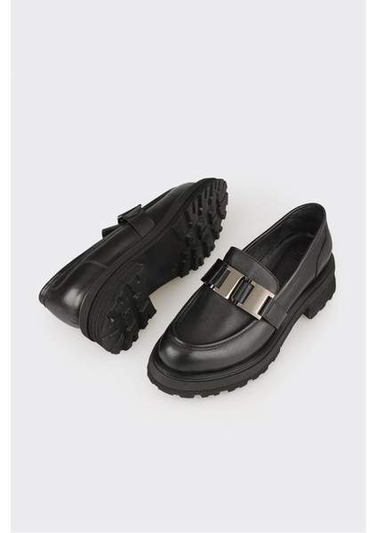 Siyah Deri Kadın Günlük Ayakkabı modelleri