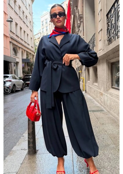 Kadın Kemer Detaylı Blazer Ceket Şalvar Pantolon Şık Takım fiyatları