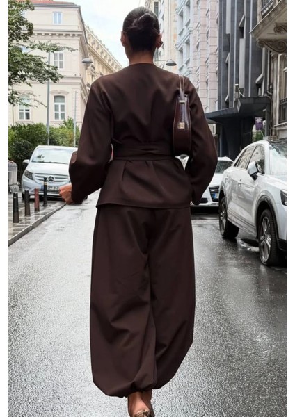 Kadın Kemer Detaylı Blazer Ceket Şalvar Pantolon Şık Takım modelleri