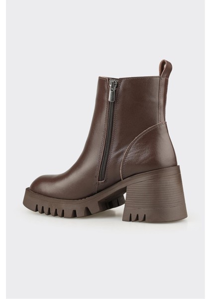 Kahve Deri Kadın Günlük Bot modelleri