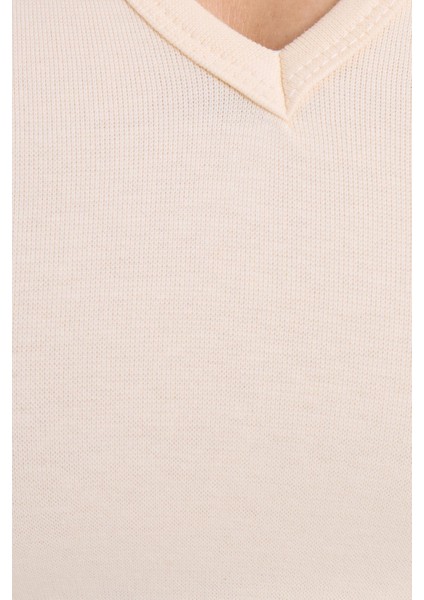 Kadın Slim Fit Dar Kesim V Yaka Sıfır Kol Pamuklu Ribanalı Bej Bluz