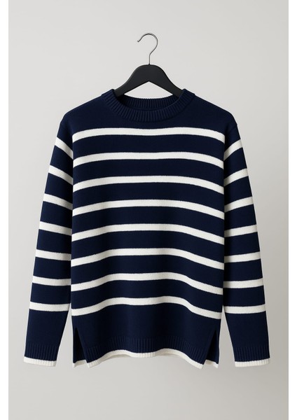 Lacivert Yırtmaç Detaylı Kadın Kazak fiyatları