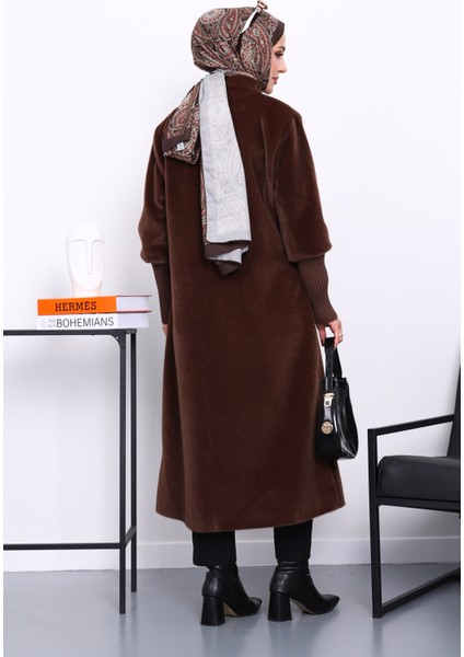 Kahverengi Düğmeli Angora Kaban fırsatları