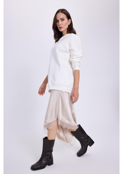 Kadın Oversize Geniş Kesim Pamuklu Yumuşak Dokulu Içi Polarlı Basic Beyaz Bisiklet Yaka Sweatshirt fiyatları