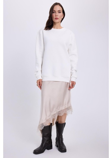 Kadın Oversize Geniş Kesim Pamuklu Yumuşak Dokulu Içi Polarlı Basic Beyaz Bisiklet Yaka Sweatshirt fırsatları