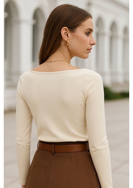 Kadın Bej Kayık Yaka Uzun Kollu Bluz