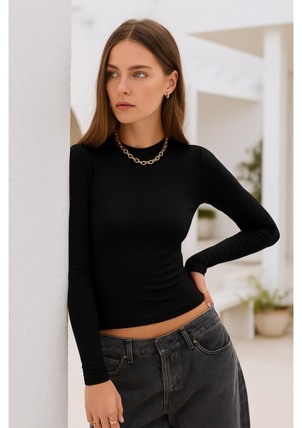 Kadın Siyah Bisiklet Yaka Esnek Kumaşlı Vücuda Oturan Slim Fit Uzun Kollu Crop Body fırsatları