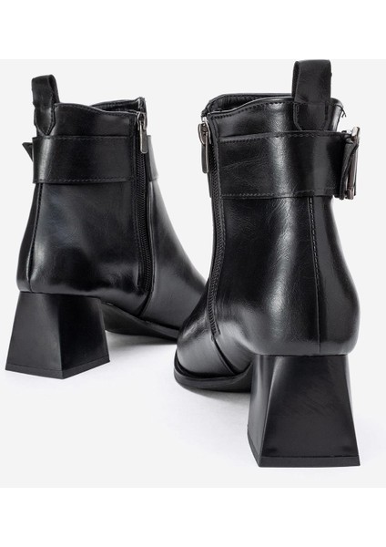 Sade Streçli Topuklu Bot Siyah Cilt fırsatları