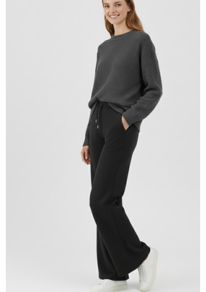 Pamuklu Kadın Mevsimlik Eşofman Altı Yüksek Bel Siyah Flare Fit Geniş Paça Ipli Cepli Esnek Yumuşak indirimleri