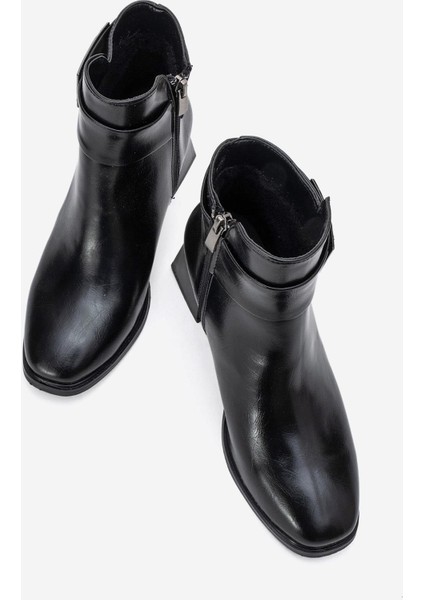 Sade Kare Tokalı Küt Burunlu Topuklu Bot SİYAH CİLT indirimleri