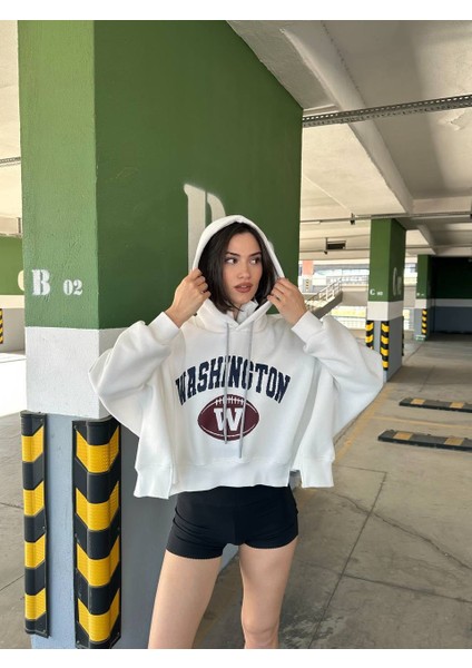 Spor ve Tarz Beyaz Fermuar Detayli Sweatshirt fiyatları