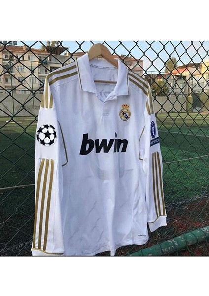 R.e.a.l M.a.d.r.i.d 2011-12 Sezon Mesut Özil Nostalji Forması (Byz) fırsatları