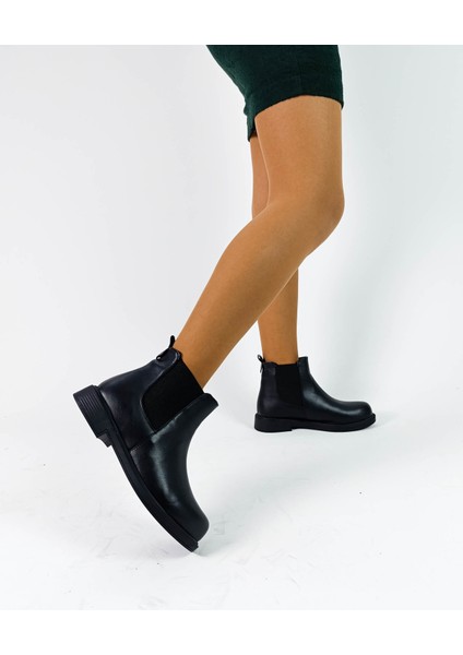 Siyah Renk Cilt Kauçuk Taban Lastikli Kadın Bot fiyatları