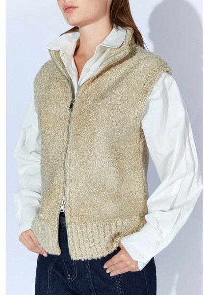 Çift Tarafı Fermuarlı Balıkçı Yaka Kadın Buklet Yelek fırsatları